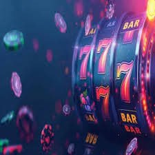 MMK77 ကတ်ဂိမ်းများ — Baccarat စားပွဲများနှင့် Live ဒီလာများ တိုက်ရိုက်ကစားနေသောအခင်း
